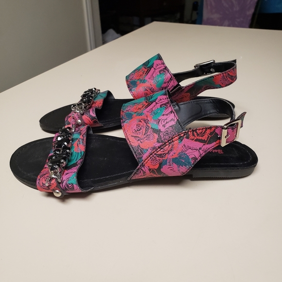 Betsy Johnson floral sandals with chain size 8 - Picture 4 of 9